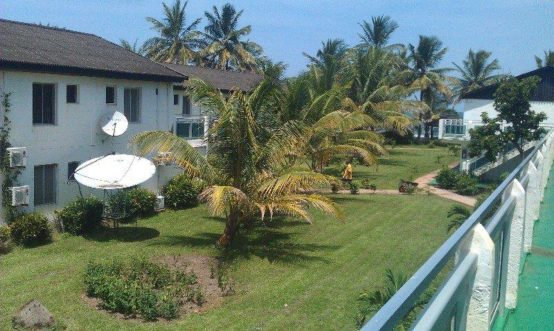 Bungalow Beach Hotel Serrekunda Exterior photo